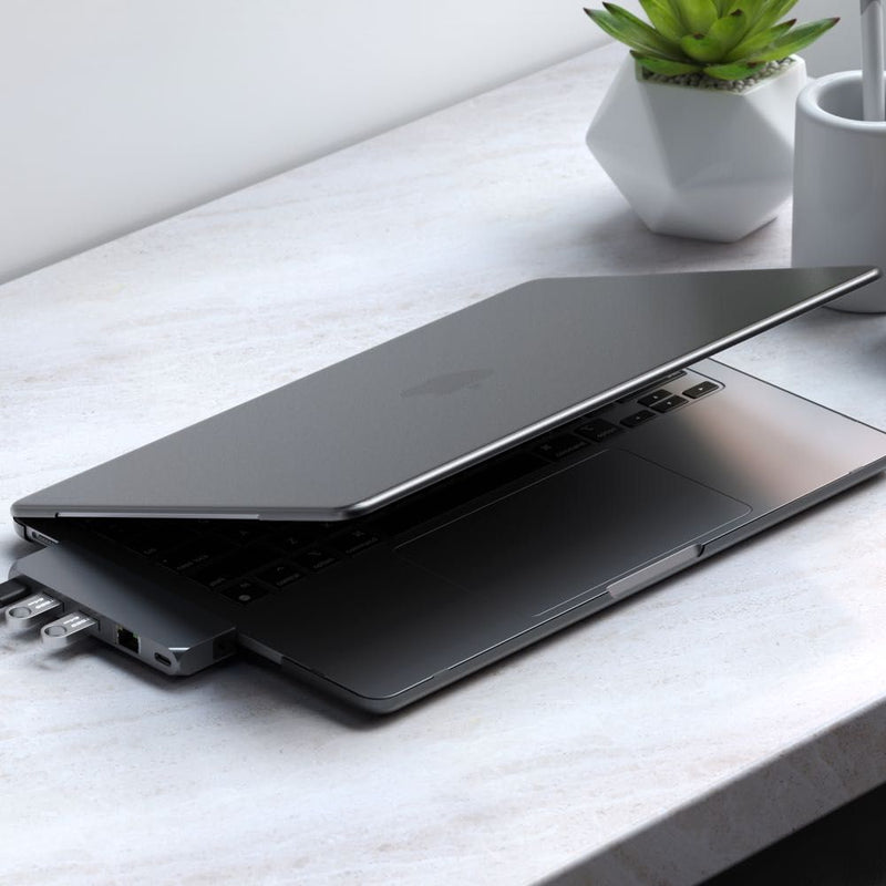 Satechi Eco Hardshell Case for MacBook Air Dark